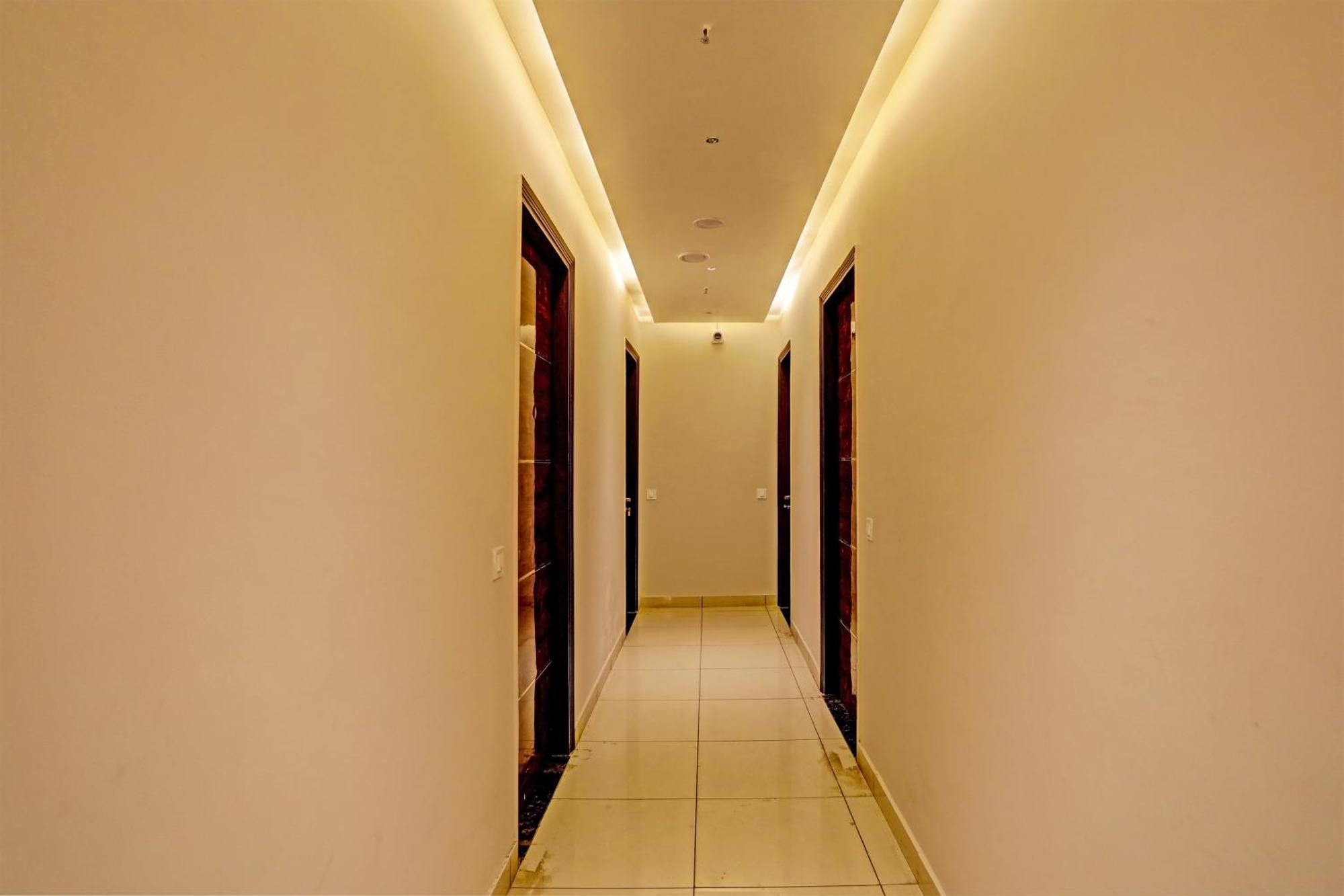Hotel O Miraas Hotel And Banquet Hall Ludhiana Esterno foto
