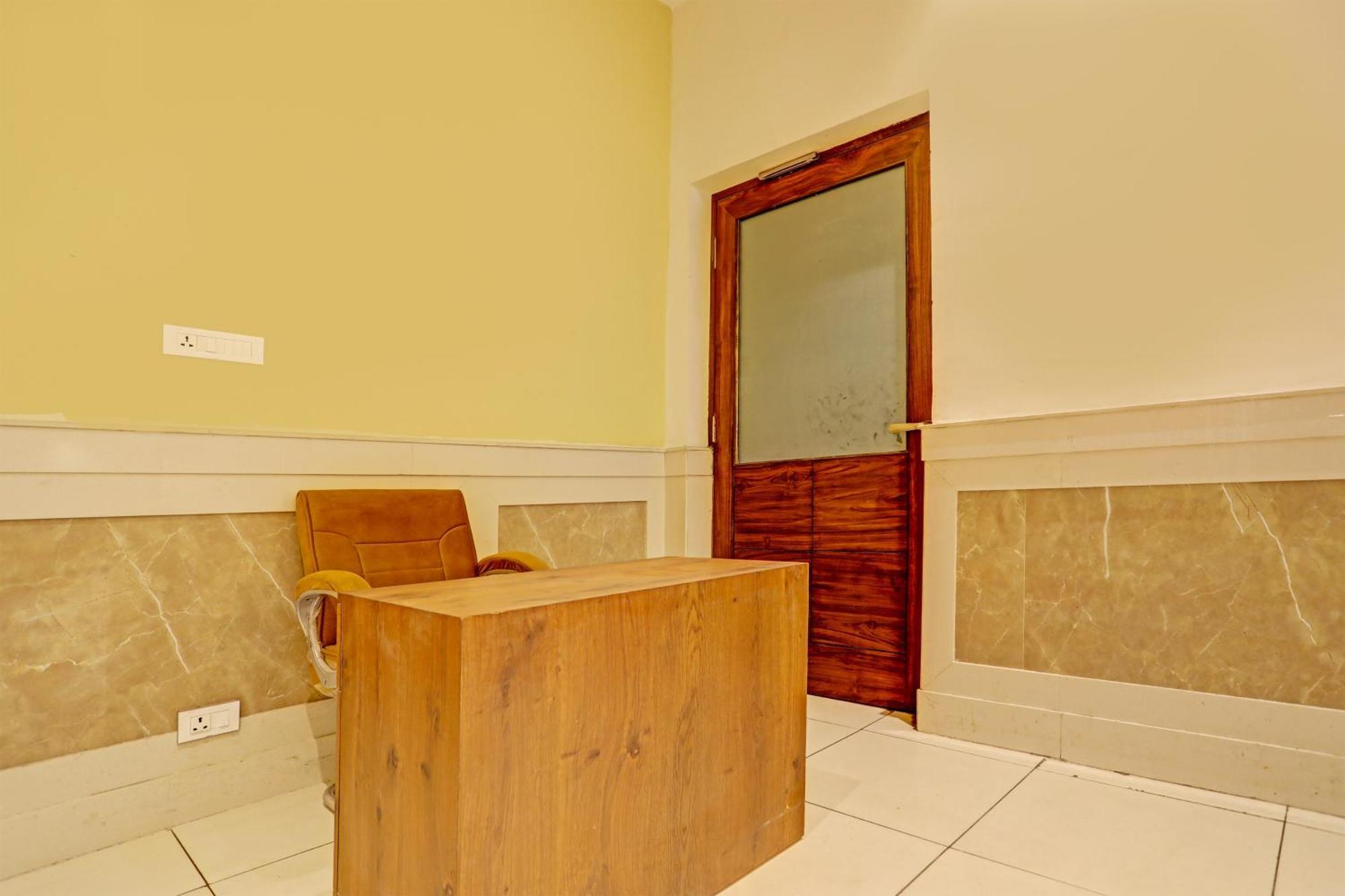 Hotel O Miraas Hotel And Banquet Hall Ludhiana Esterno foto