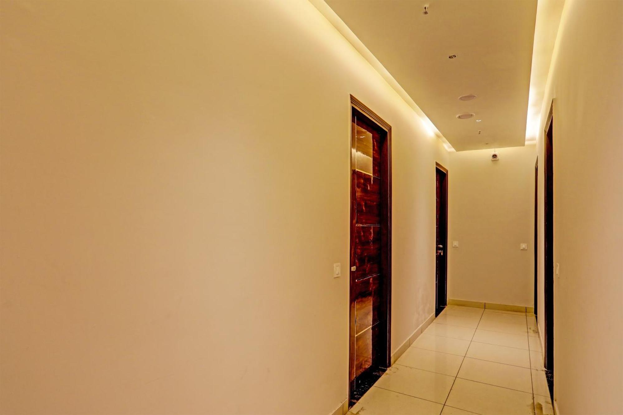 Hotel O Miraas Hotel And Banquet Hall Ludhiana Esterno foto