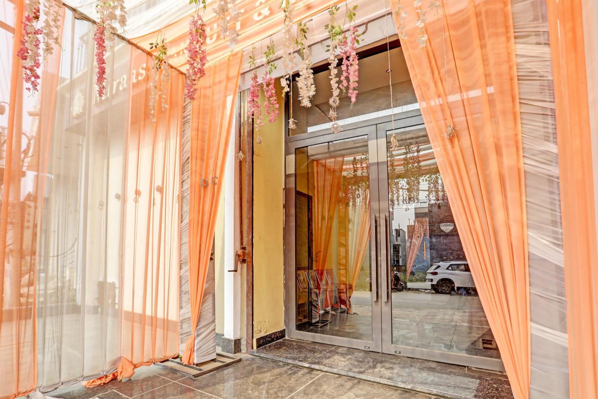 Hotel O Miraas Hotel And Banquet Hall Ludhiana Esterno foto