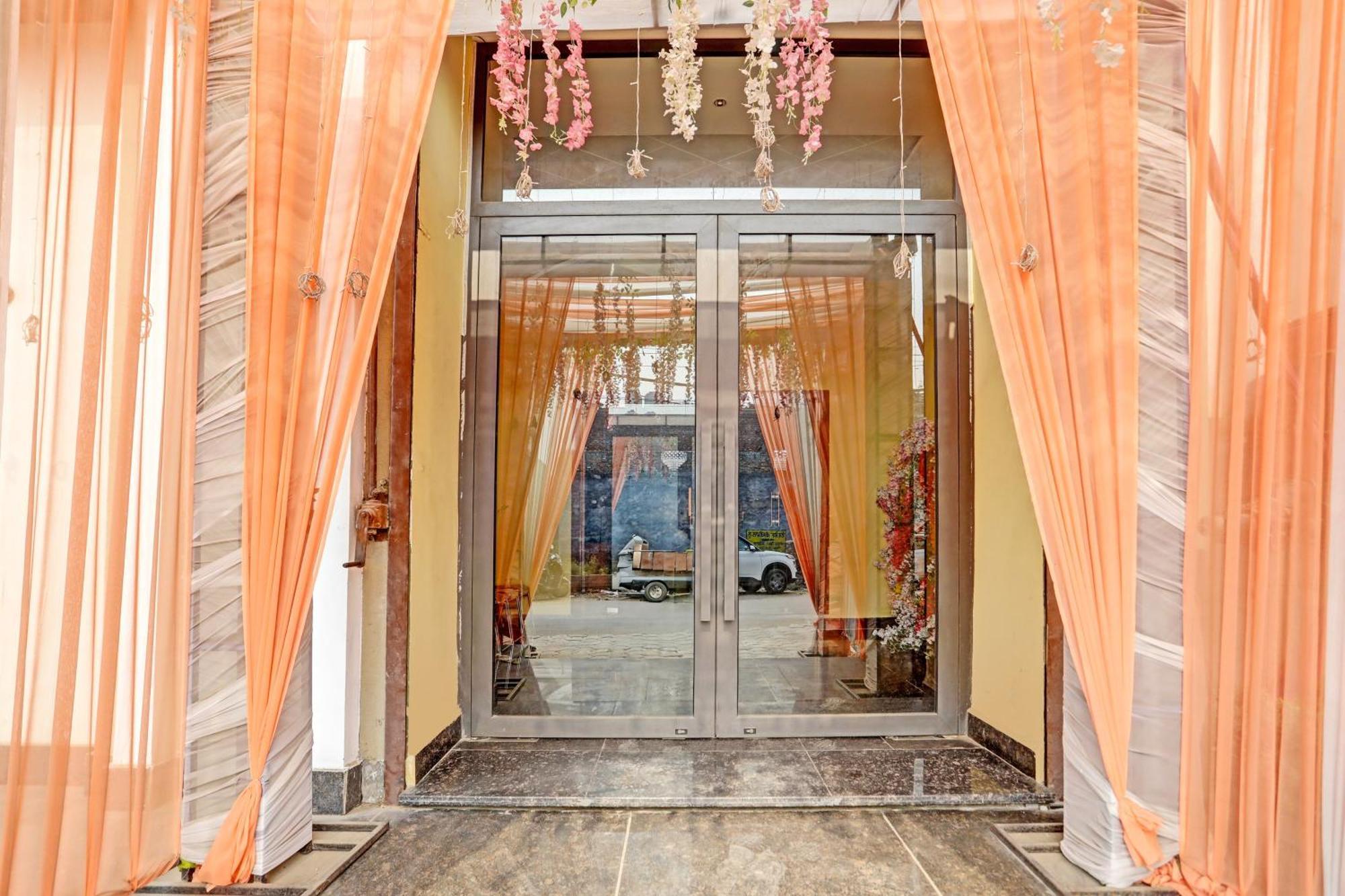 Hotel O Miraas Hotel And Banquet Hall Ludhiana Esterno foto