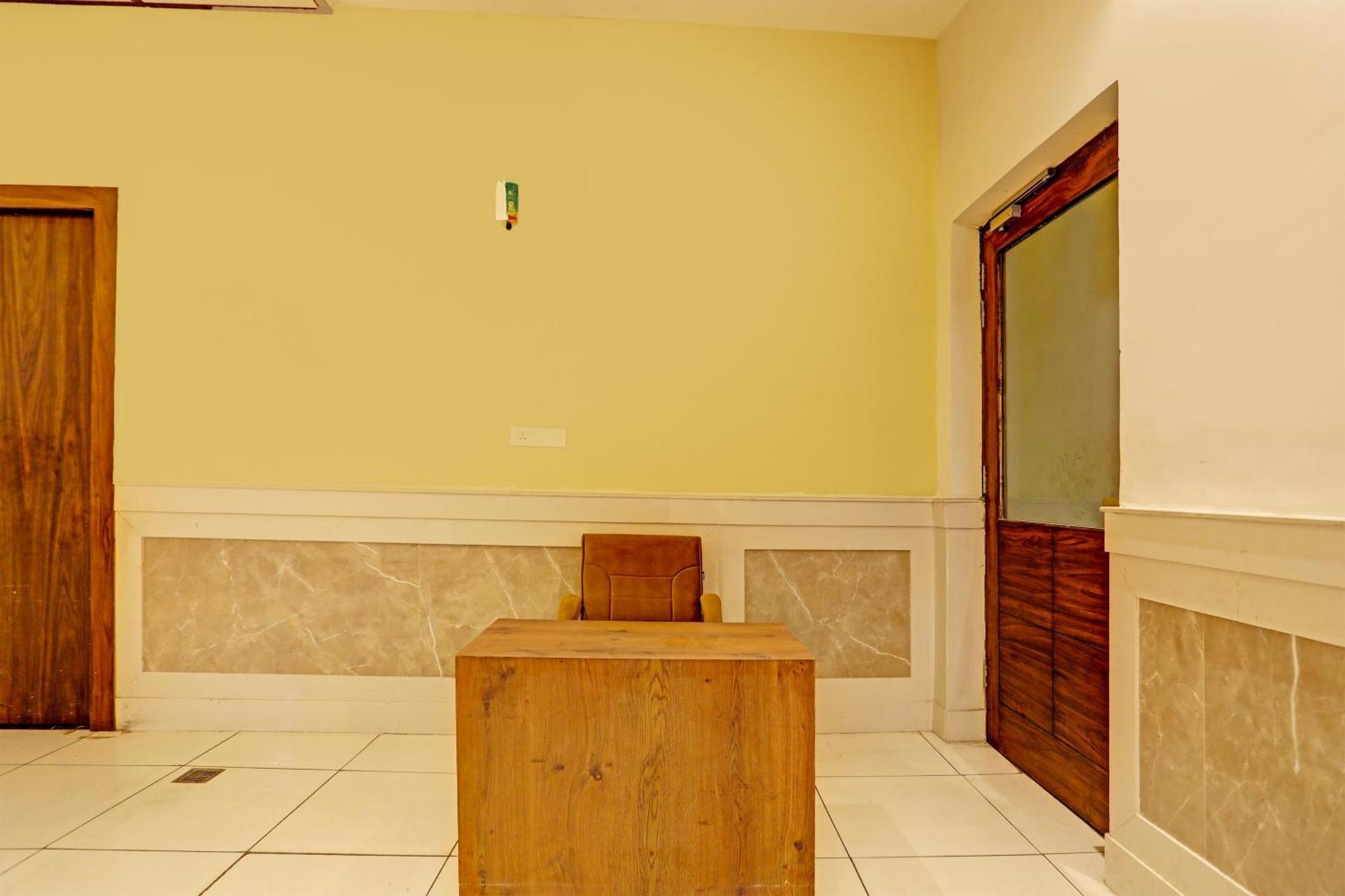 Hotel O Miraas Hotel And Banquet Hall Ludhiana Esterno foto